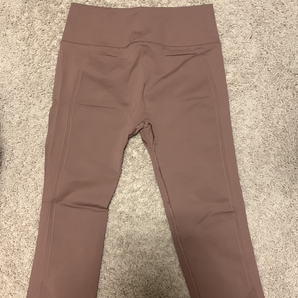 Lululemon leggings - Picture 2 of 7